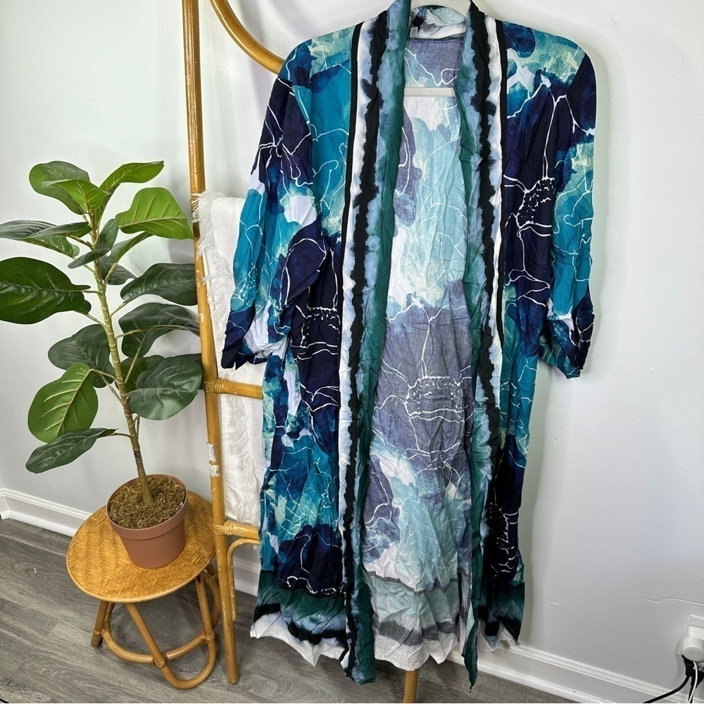 Anthropologie Rubina Floral Navy Blue Kimono sz OS